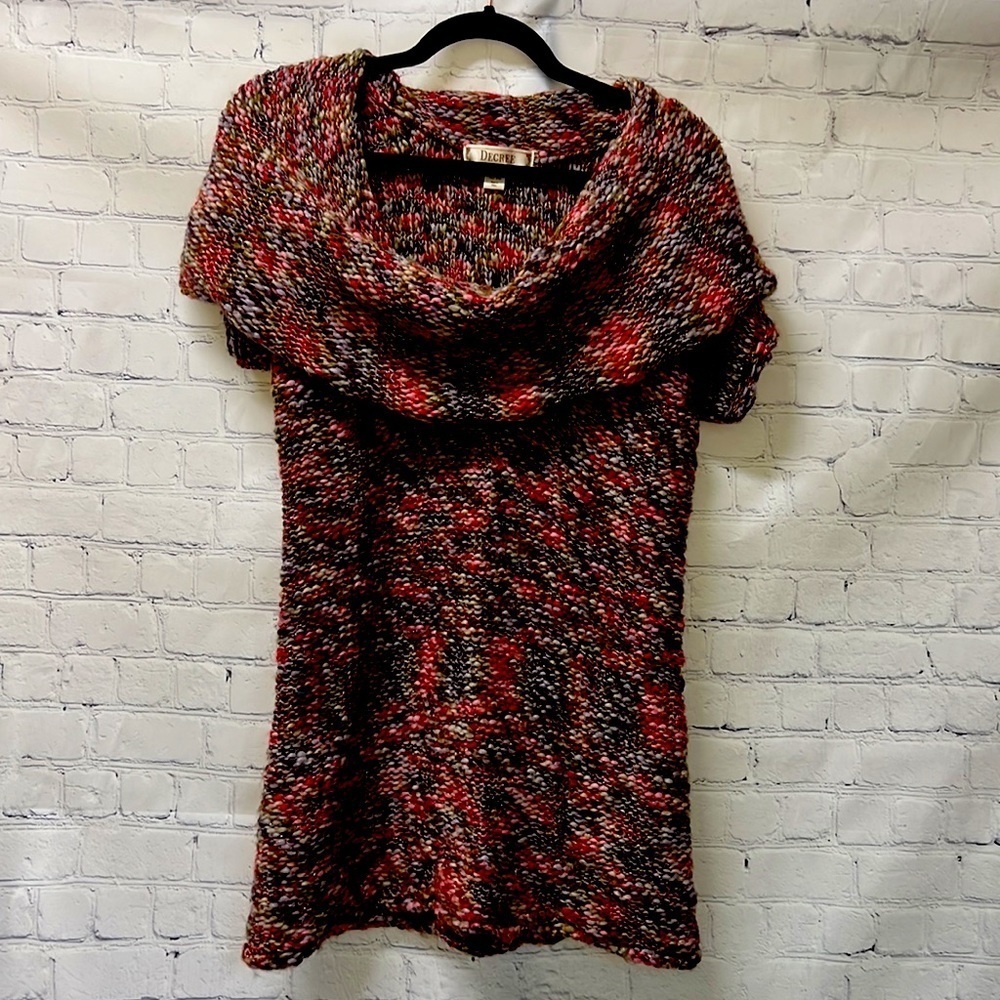 Decree  blouse made of soft materials in different colors. Size Xl/XG